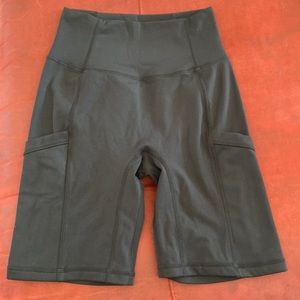 P’tula 8” shorts with pockets - M